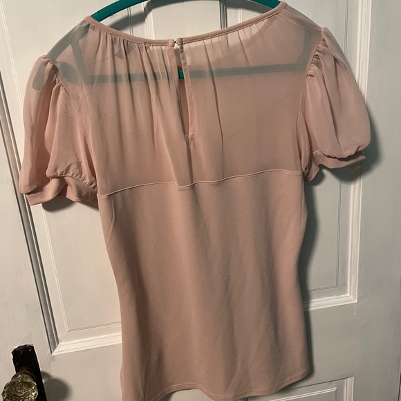 Express, NWT Cream puff sleeve TOP, M - Picture 2 of 4